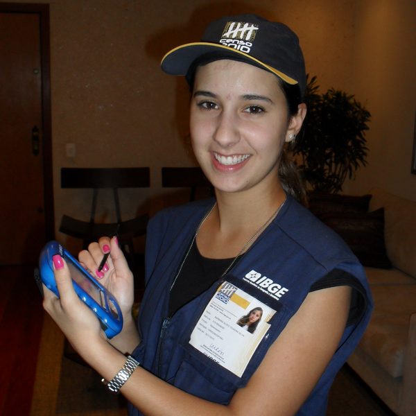 Bárbara Silva como recenseadora do Censo IBGE 2010